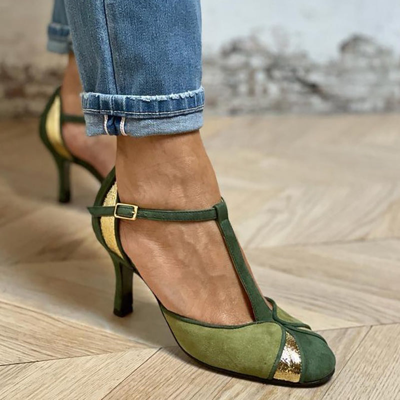Taviana | Zapatos de charol con tiras en T y punta cerrada
